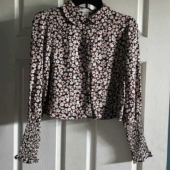 kirious Tops - Neutral Floral Blouse